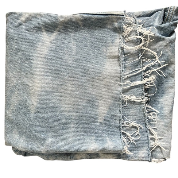 Reformation Wide Leg Jeans. - Picture 9 of 9